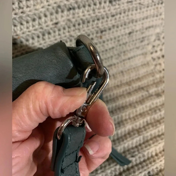 Urban Expressions crossbody Leather adjustable strap purse/handbag - Picture 8 of 9